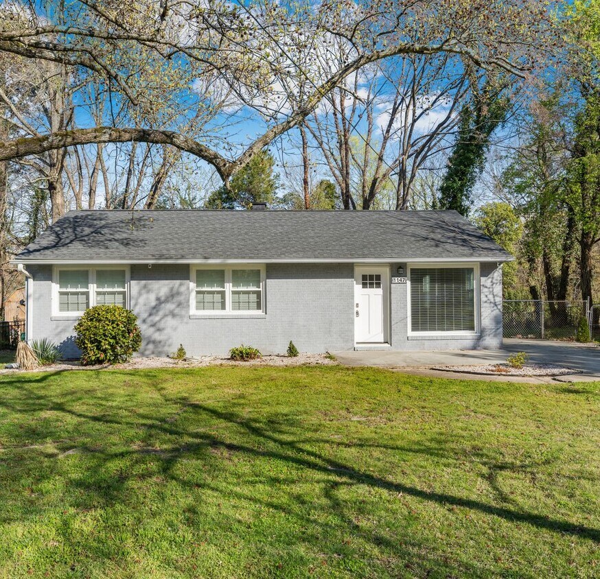 Primary Photo - 3 Bd/1 Ba Ranch Style Home w/ Fenced Yard ...