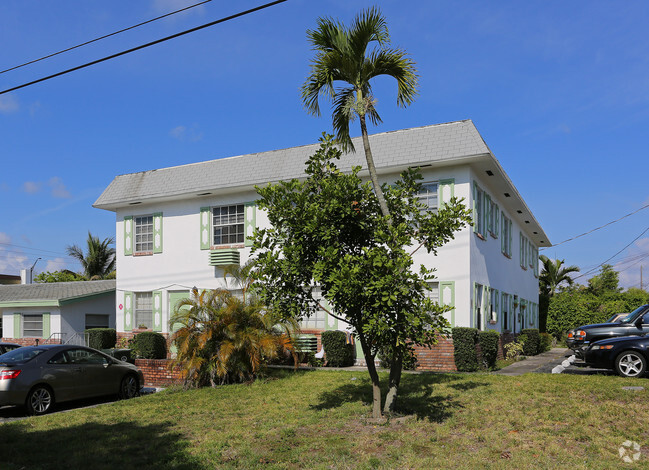 Building Photo - Oak Crest Apartments