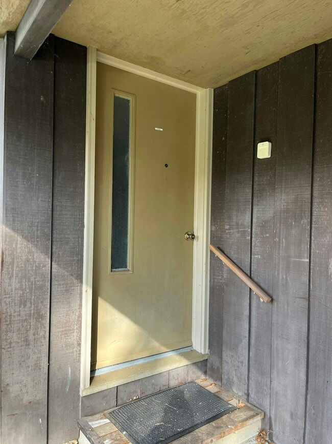 Building Photo - 808 Fairway Dr Building Photo - 808 Fairway Dr