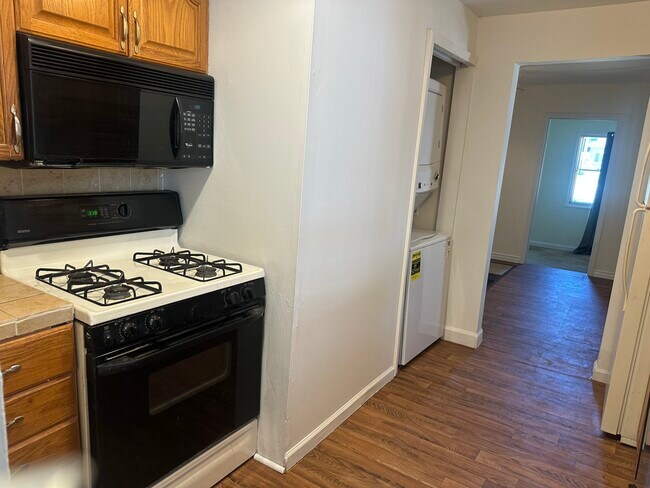 Foto del edificio - 2978 Moss St