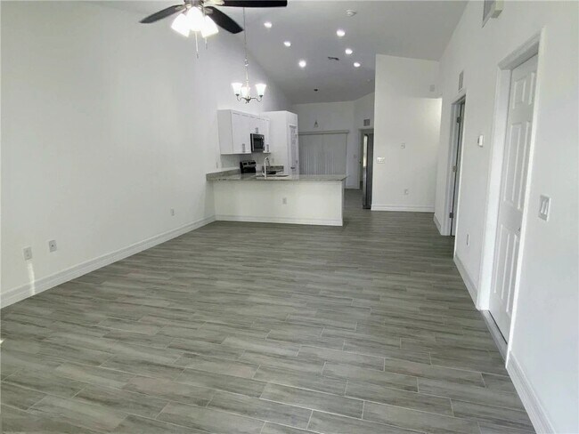 Foto del edificio - 5010 Locke Ln