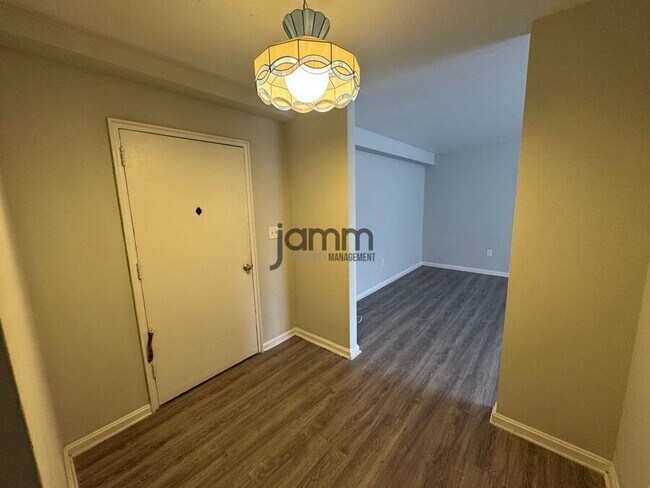 Foto del edificio - 11820 Edgewater Dr
