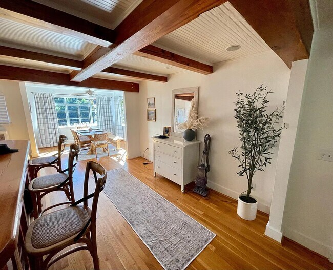 Foto del edificio - 2231 Selwyn Ave