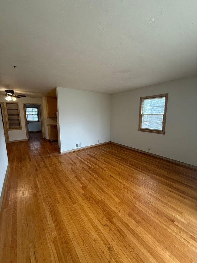 Building Photo - 2544 J St