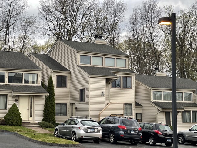Building Photo - 300 Brittany Farms Rd
