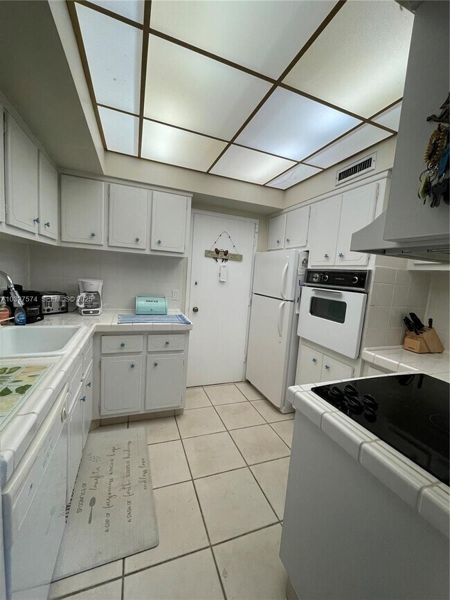 Foto del edificio - 3505 S Ocean Dr