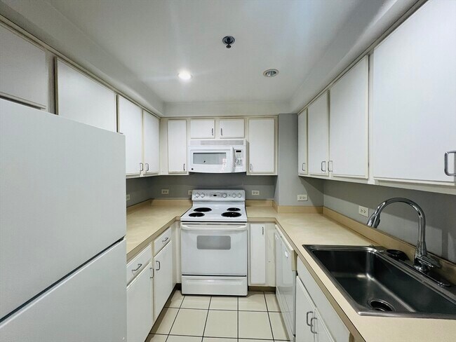 *Las imágenes son muestras representativas de la unidad anunciada. En algunos casos, las unidades reales que visita... - 500 Commonwealth Ave