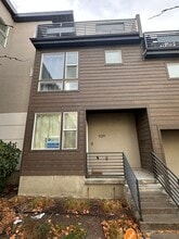 Building Photo - 1039 W Rooftop Dr