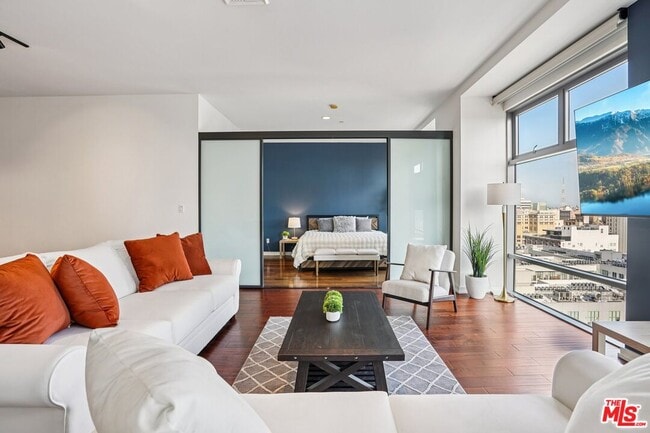 Building Photo - 801 S Grand Ave