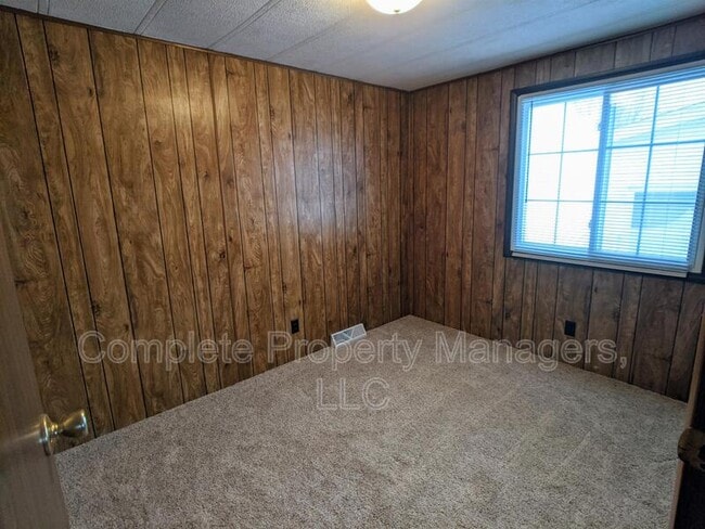 Foto del edificio - 1101 E 18 1/2 St