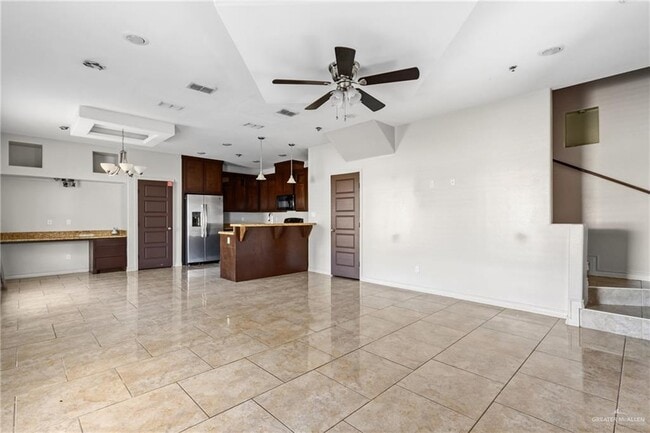 Building Photo - 9 W Daffodil Ave