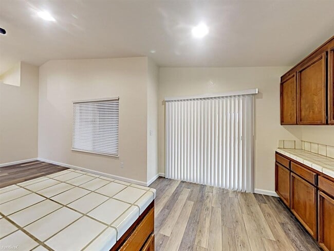 Building Photo - 1740 Gateway Dr