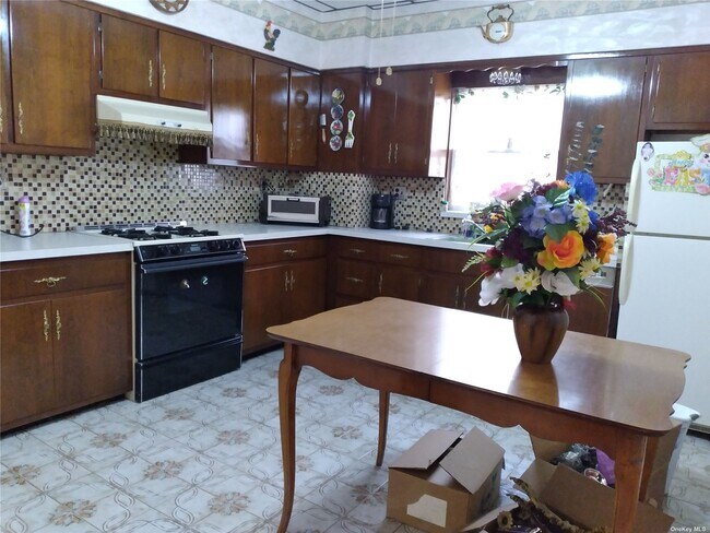 Foto del edificio - 70-16 65th St