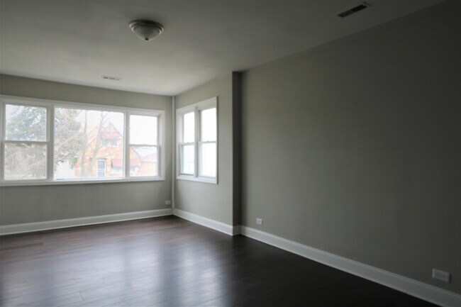 Foto del edificio - 9116 S Woodlawn Ave
