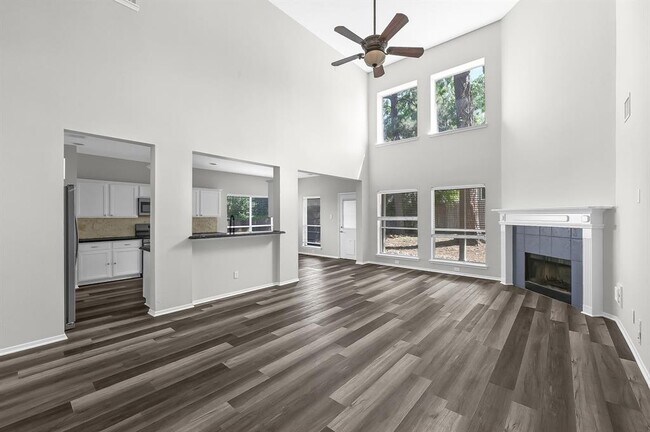 Building Photo - 8615 Cross Country Dr