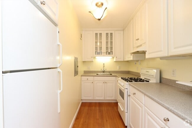 Building Photo - 24 Juniper St