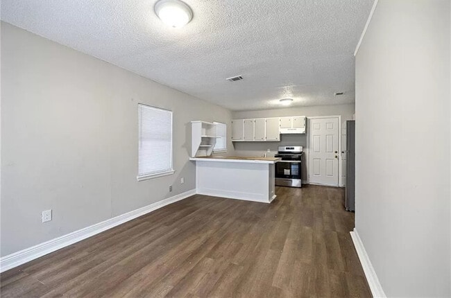 Kitchen - 114 Rosewood Dr