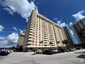 Building Photo - 1833 S Ocean Dr