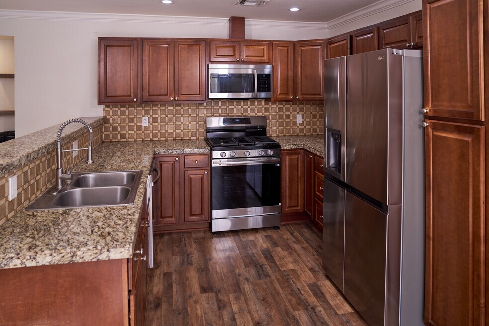 Apartments for Rent with Washer & Dryer in Point Happy, La Quinta ...
