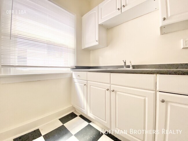 Foto del edificio - 447 S Grand View St