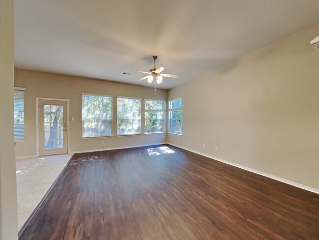 Foto del edificio - LIMITED SPECIAL-FREE RENT ON THE SECOND MO...