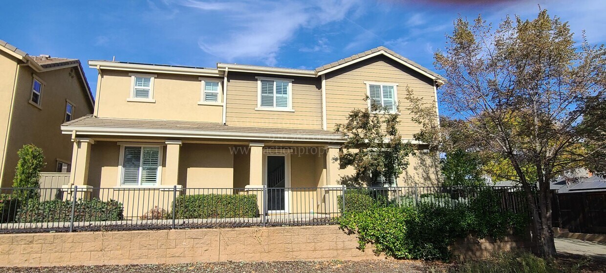 Foto principal - Center of Lincoln, Spacious 4 Bedroom 3.5 ...