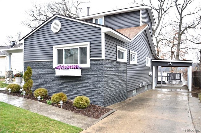 Foto del edificio - 4626 Rockcroft Blvd