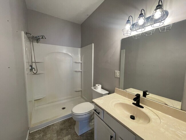 Foto del edificio - Three Bedroom Home in Kalamazoo