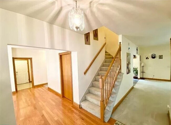 Foto del edificio - 1556 Shagbark St