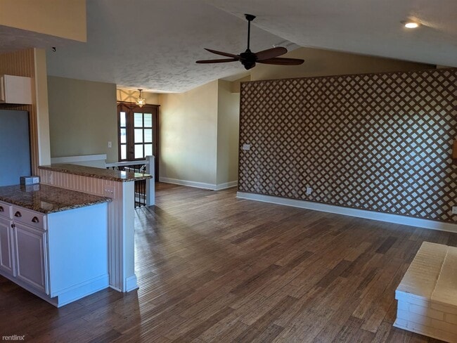 Building Photo - 5 br, 3 bath House - 201 West Waterford Court