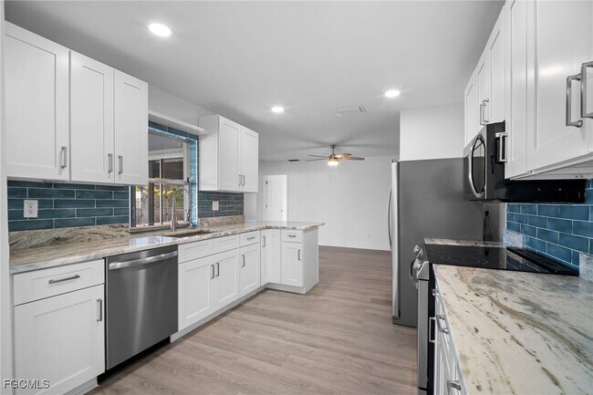 Building Photo - 911 SE 19th St