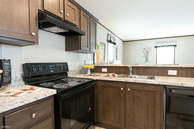 Building Photo - 1 br, 1 bath Mobile Home - 105 Jamestown Ave