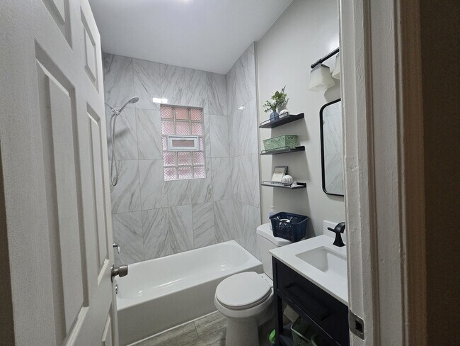 Foto del edificio - 5244 S Ashland Ave