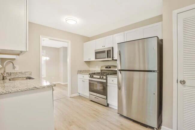 Building Photo - 6085 Sumit Wood Dr Nw