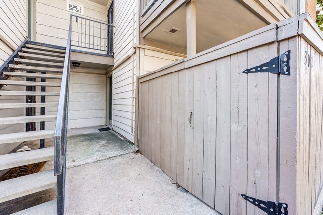 Building Photo - 6001 Reims Rd