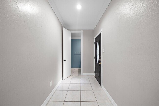 Building Photo - 3025 Bering Dr
