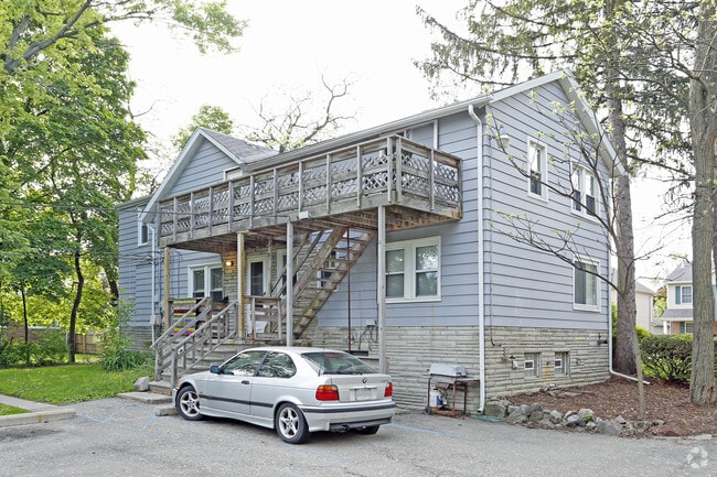 Building Photo - 1364 Catalpa Dr