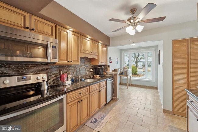 Building Photo - 77 Kanabe Dr