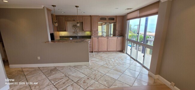 Foto del edificio - LA JOLLA VILLAGE - Park Prospect - Nice 2 Bedroom / 2 Bath Condo 1st Floor with Views!  AVAILABLE...