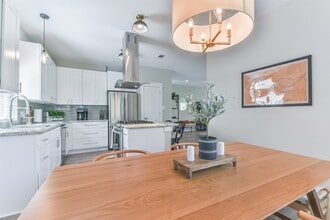 Building Photo - 1799 E Winn Ave