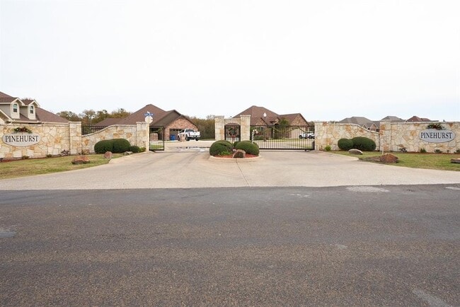 Building Photo - 1305 Carnoustie Dr