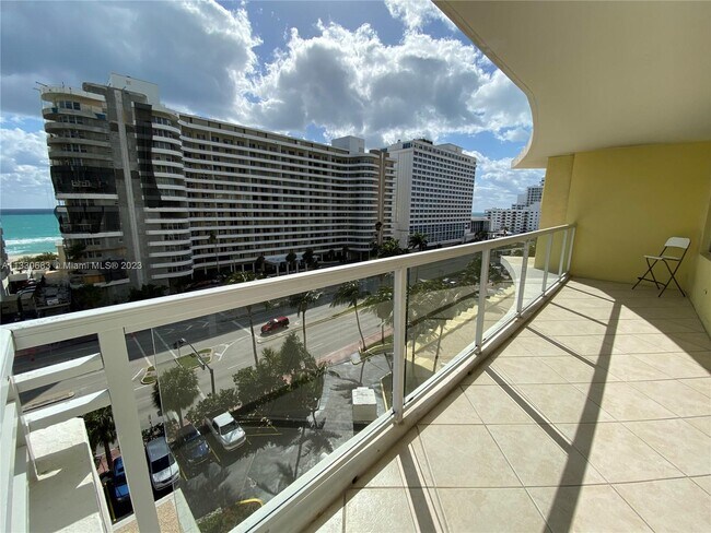 Building Photo - 5600 Collins Ave