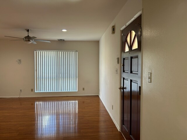 Foto del edificio - 1824 S Barrington Ave