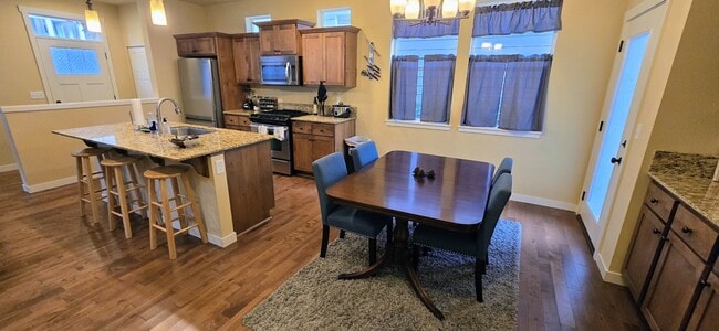 Foto del edificio - 8532 Willowberry Ave NW