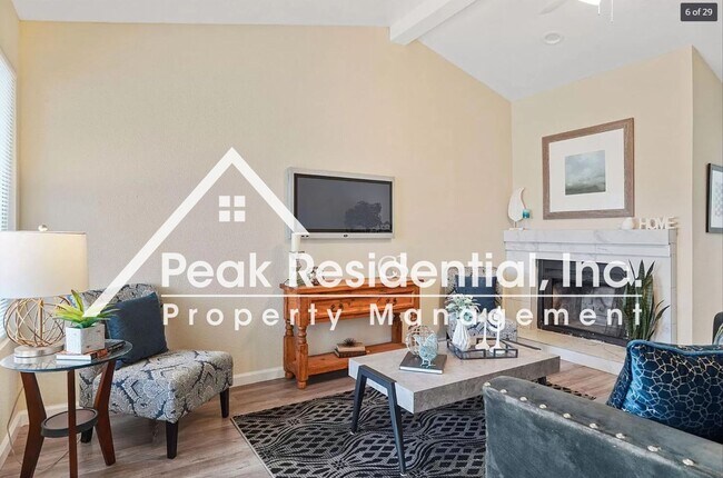 Foto del edificio - Nicely Updated 2bd/1.5ba Duplex near Power...