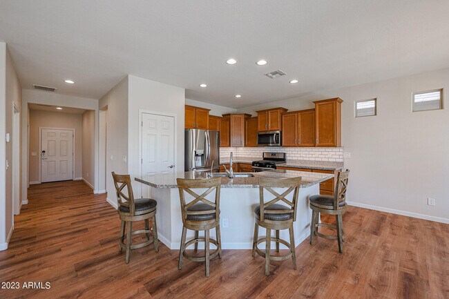 Foto del edificio - 18137 W Deer Creek Rd