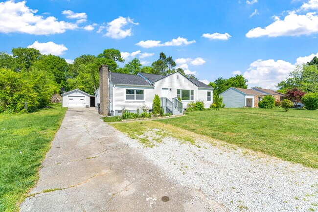 Foto del edificio - 5700 Ridgefield Rd