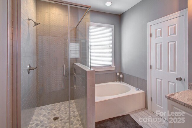 Building Photo - 10400 Orchid Hill Ln