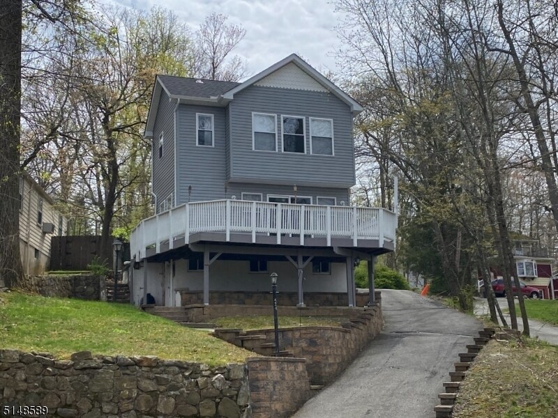 Primary Photo - 424 Lakeside Blvd