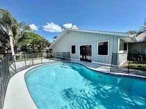 Building Photo - 6109 Tangelo Dr